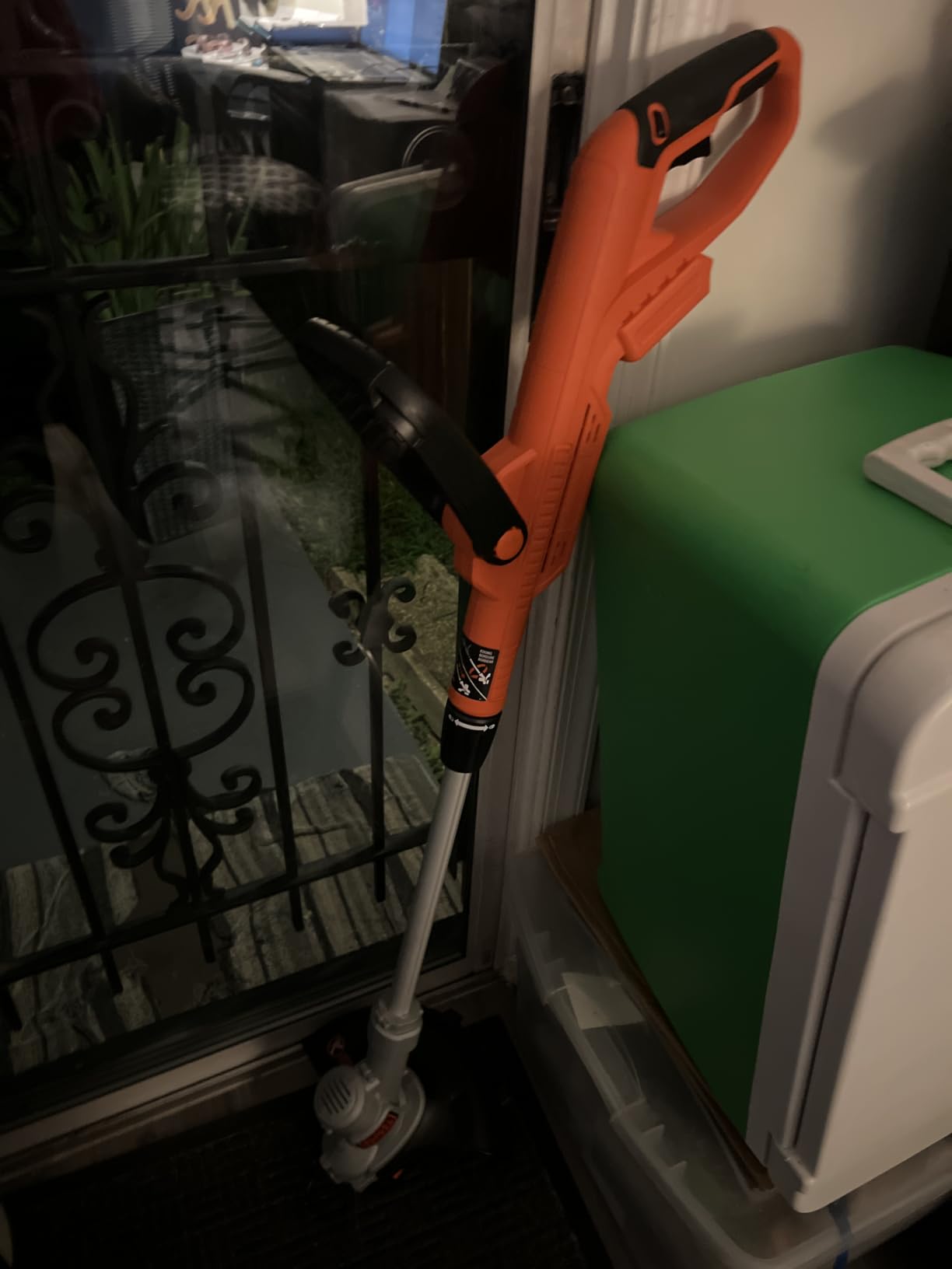 BLACK+DECKER 20V MAX String Trimmer and Edger 2 in 1, Cordless Weed Wacker with Auto Spool Feed, Battery and Charger Included, 12 Inch Steel Deck, Reduced Vibration (LST300) customer photo 1