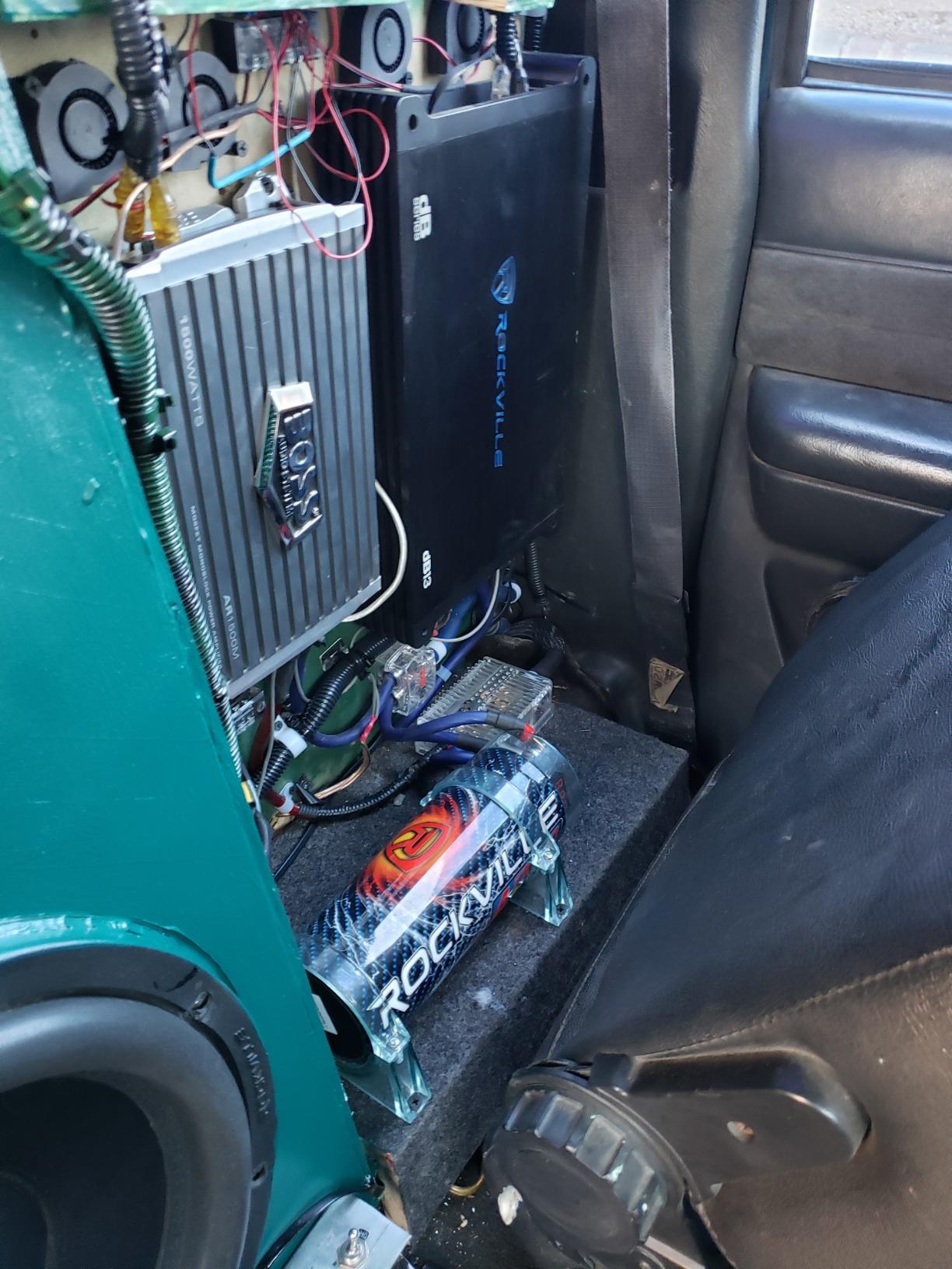 Rockville RXC4D 4-Farad Car Audio Capacitor with Digital Voltage Display customer photo 2