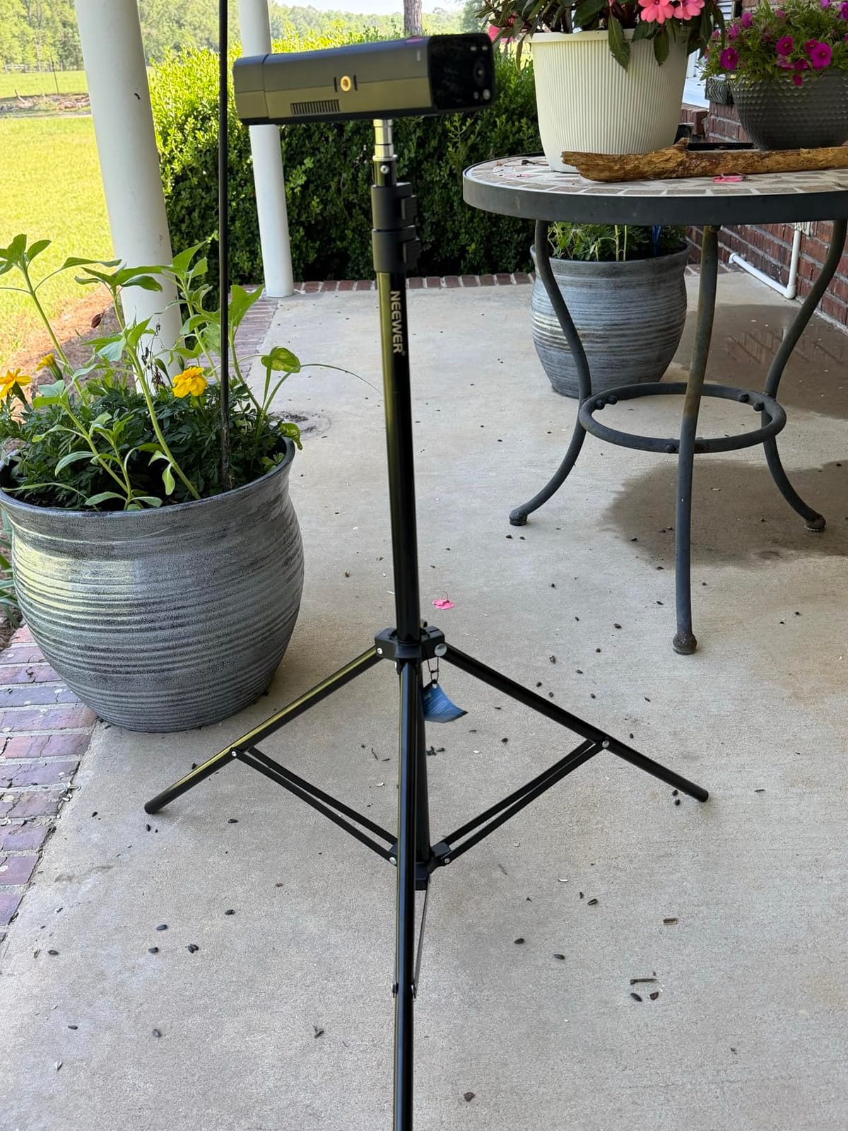 NEEWER Photography Light Stand, 7 Feet / 210cm Aluminum Alloy (2 Pieces) customer photo 1