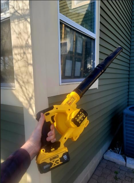 DEWALT 20V MAX Blower, 100 CFM Airflow, Variable Speed Switch, Includes Trigger Lock, Bare Tool Only (DCE100B) customer photo 1