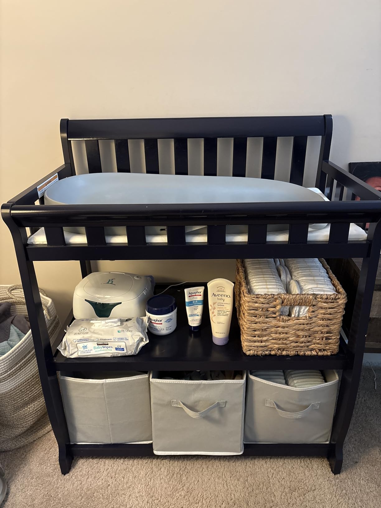 Dream On Me Ashton 2-in-1 Changing Table & Nightstand in White – Solid New Zealand Pinewood, Safety Rails, Spacious Storage Shelves & Water-Resistant Changing Pad, Converts to Nightstand customer photo 1