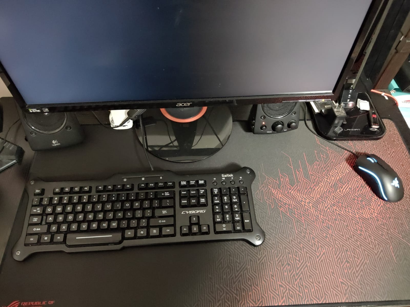 ASUS ROG Sheath Gaming Mouse Pad, Extra-Large customer photo 1