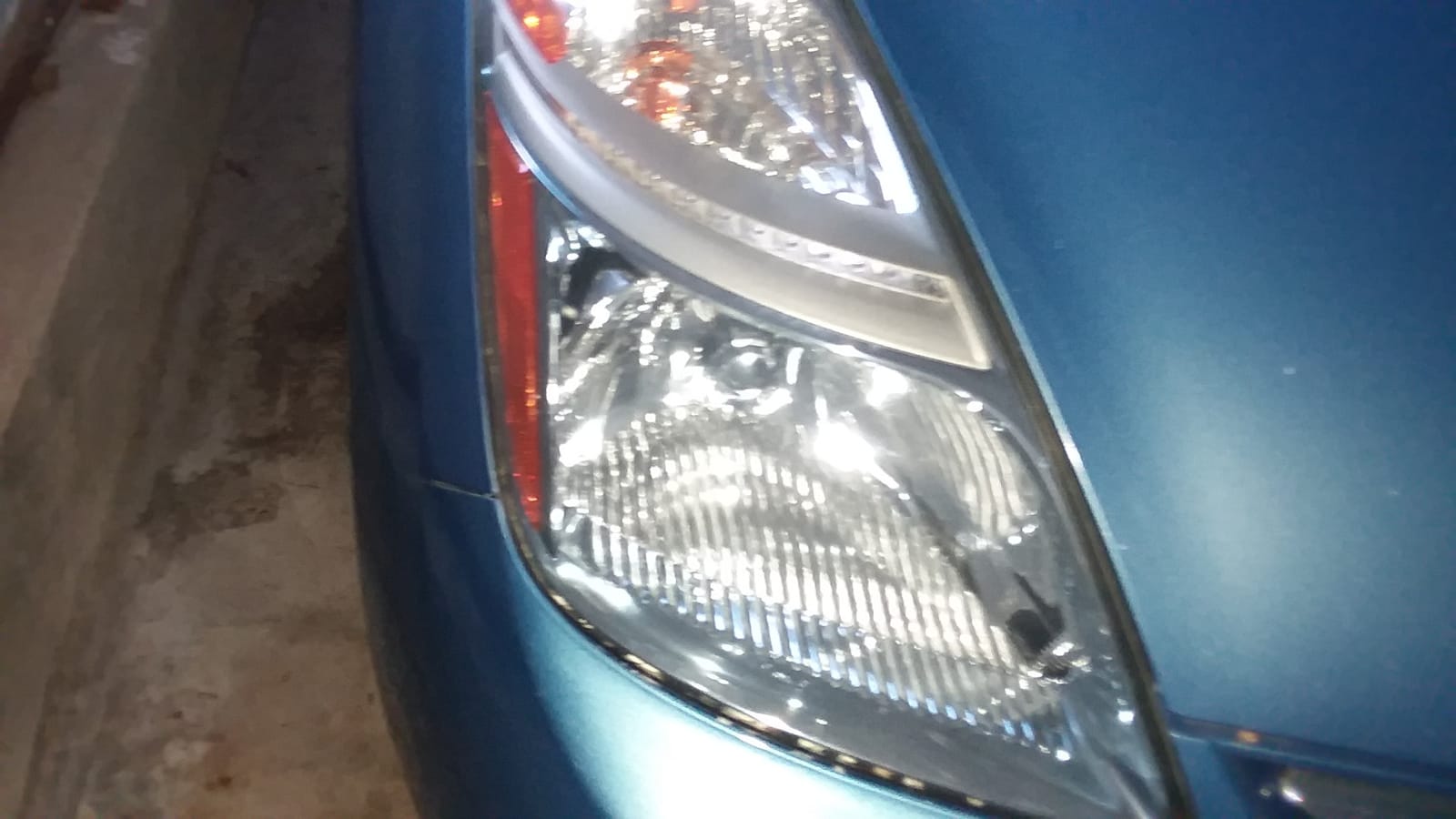 Clear Lights Tech, Headlight Restoration Kit - Headlight Cleaner 3-Wipe System, Helps Remove Yellowing & Oxidation, Helps Improve Headlight Visibility, Long-Lasting UV Protection. customer photo 2