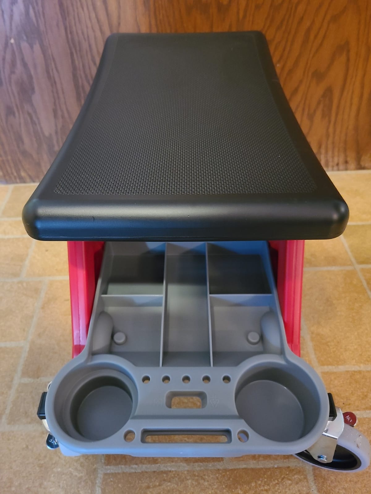 Powerbuilt Heavy Duty Roller Mechanics Seat and Brake Stool with 4-in. Rubber Swivel Casters Roll Over Anything, Big Seating Platform, Slide Out Tool Trays and Drawer 300 lb. Capacity – 240036 customer photo 1