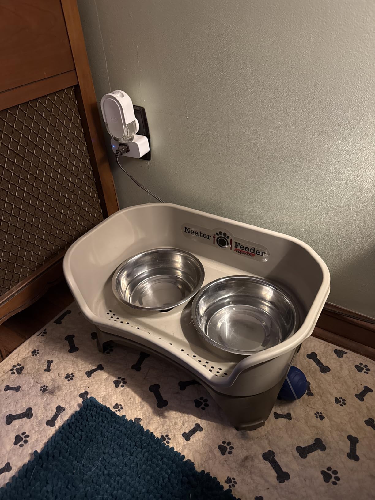 Neater Feeder Express Mess Proof Dog Bowls Elevated for Medium to Large Sized Breed, No Spill Raised Dog Food Bowl Stand, Stainless Steel Food and Water Bowl Set, Pet Dish Feeding Station, Grey customer photo 1