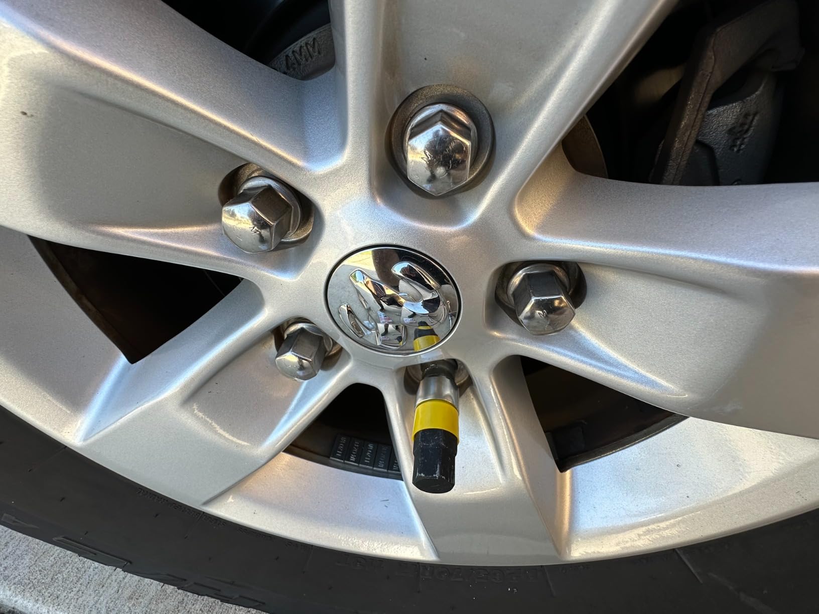 Dorman 712-680 M14-1.50 Deep Wheel Lock Set (4 Locks & 1 Key) customer photo 1