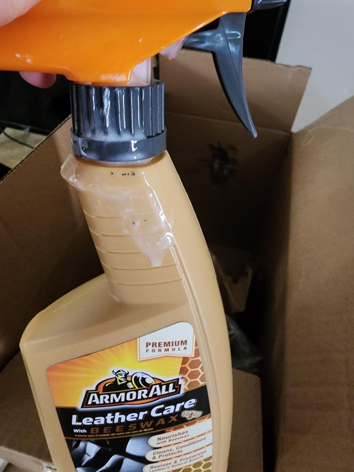 Armor All Car Leather Cleaner Spray with Beeswax, 16 Fl Oz customer photo 1