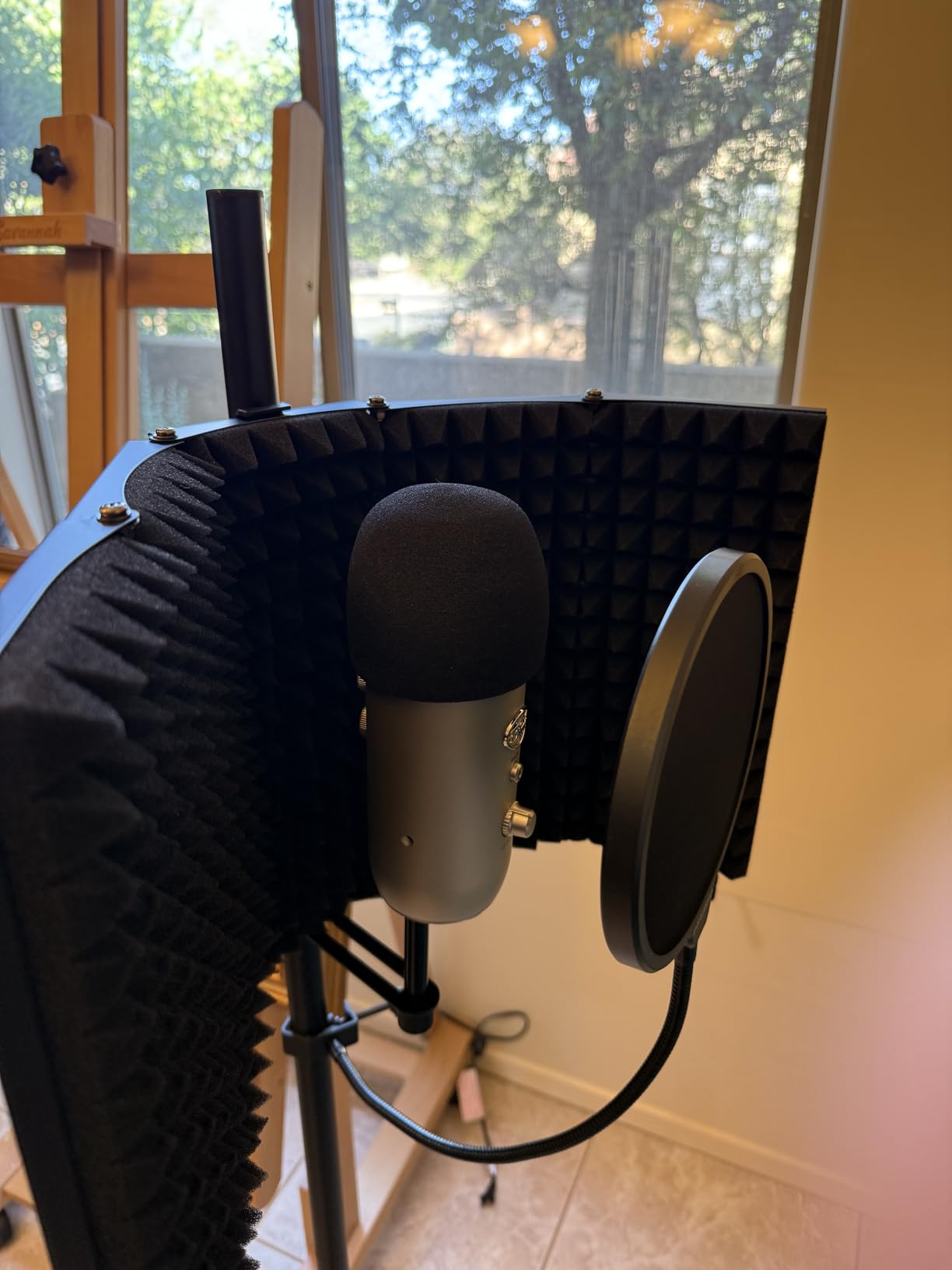Aokeo Studio Recording Microphone Isolation Shield with Pop Filter & Tripod Stand,High Density Absorbent Foam to Filter Vocal,Foldable Sound Shield for Blue Yeti and Condenser Microphones customer photo 2