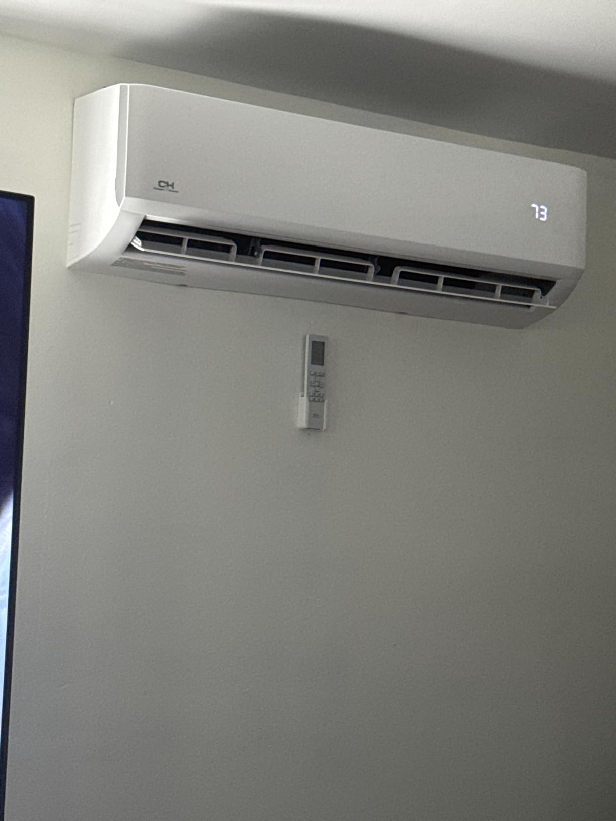 Cooper & Hunter 24,000 BTU 230V Wall Mount Mini Split AC, 18.7 SEER2 customer photo 1