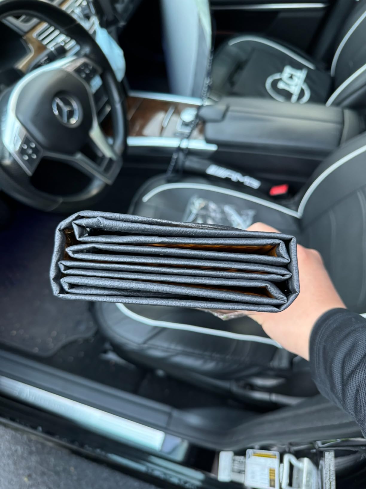 GWUSKDT Car Sun Shade, Sun Protector,Foldable Front Window Shade-Thicken 5-Layer Bubble for Auto Windshield UV Protection and Heat Reflector 58