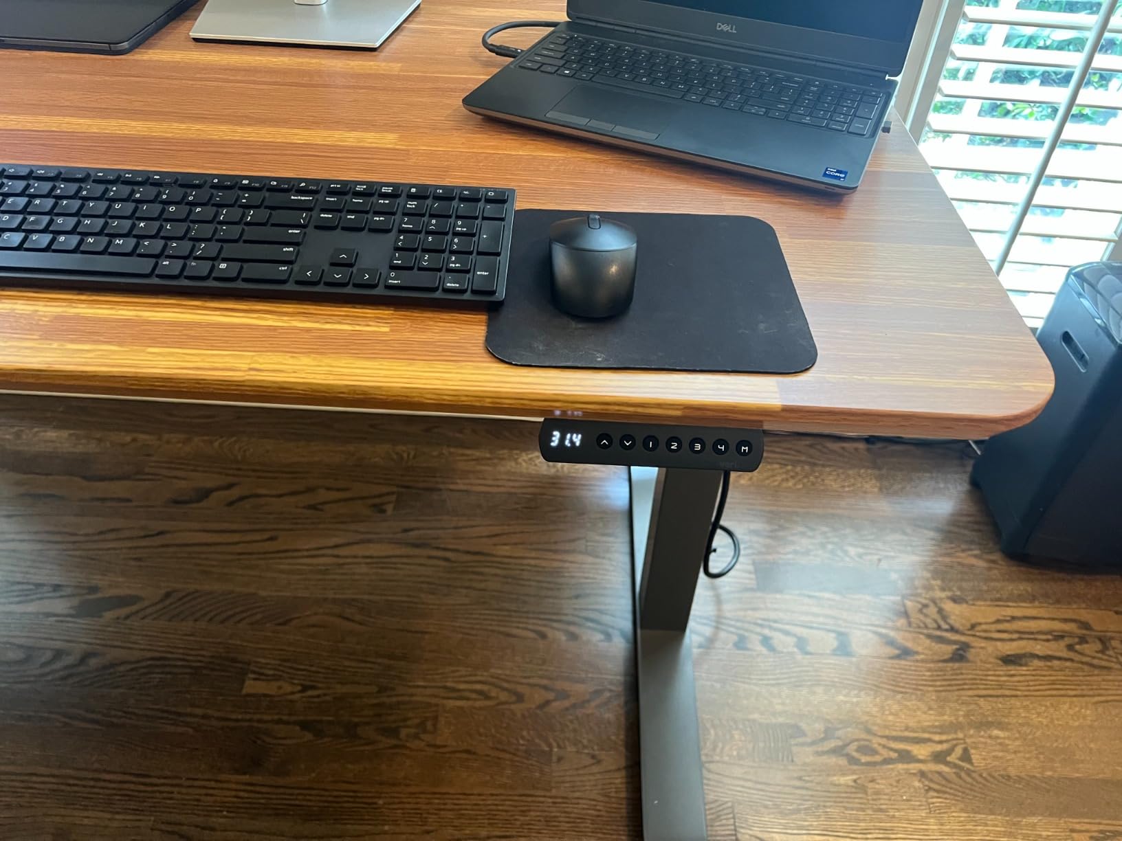 Vari Classic Electric Standing Desk – 60x30 – Reclaimed Wood/Slate customer photo 2