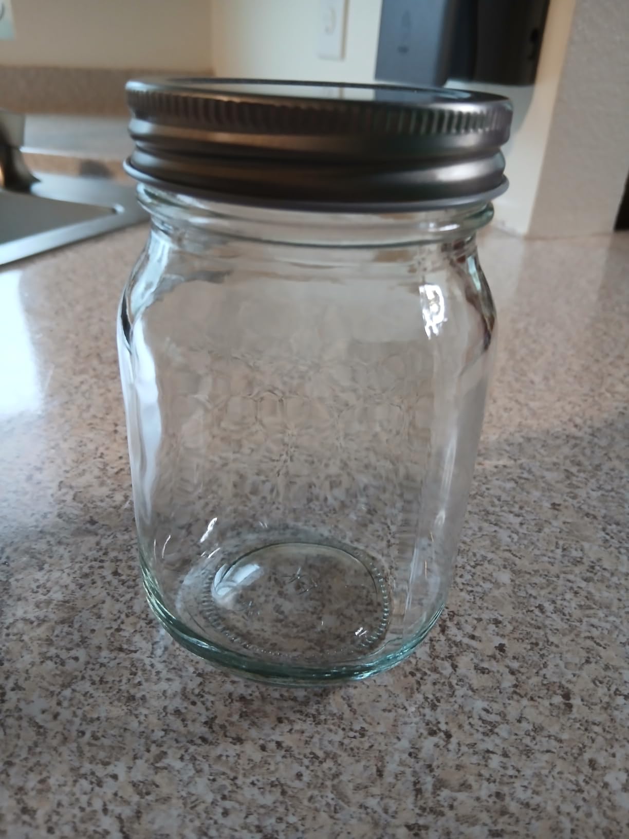 YINGERHUAN Glass Regular Mouth Mason Jars, 16 oz Clear Glass Jars with Silver Metal Lids for Sealing, Canning Jars for Food Storage, Overnight Oats, Dry Food, Snacks, Candies, DIY Projects (4PACK) customer photo 2