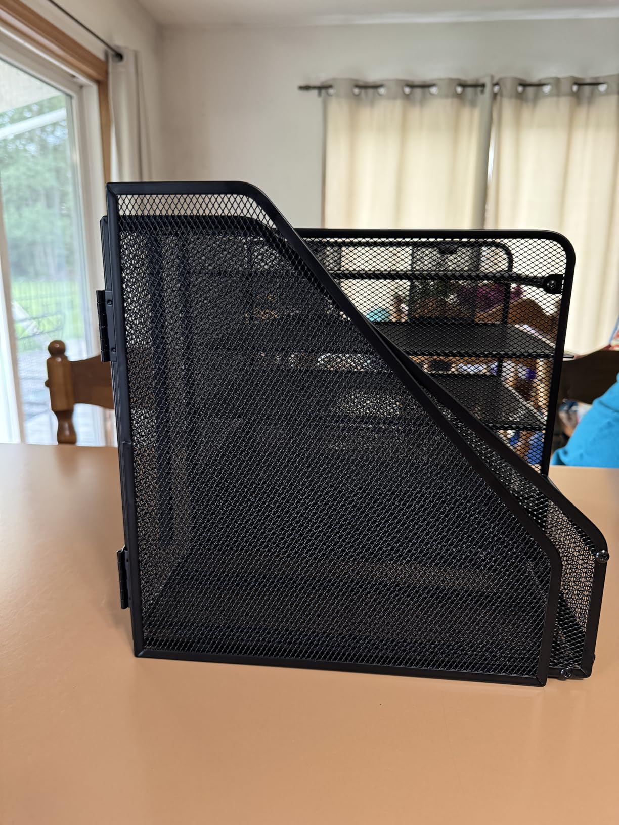 Amazon Basics Mesh Pen Holder and Desktop Desk Organizer, Office Caddy Storage for Writing Utensils, 9.1 x 5.9 x 5.5 inches, Black customer photo 2