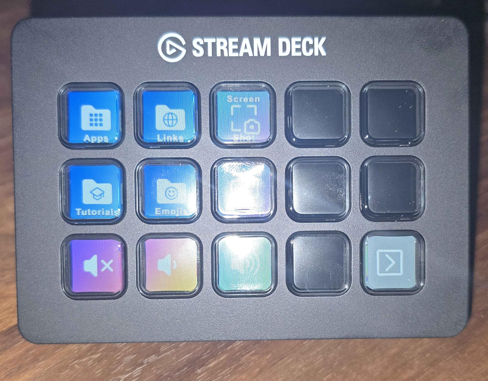 Elgato Stream Deck MK.2 Studio Controller, 15 Macro Keys customer photo 1