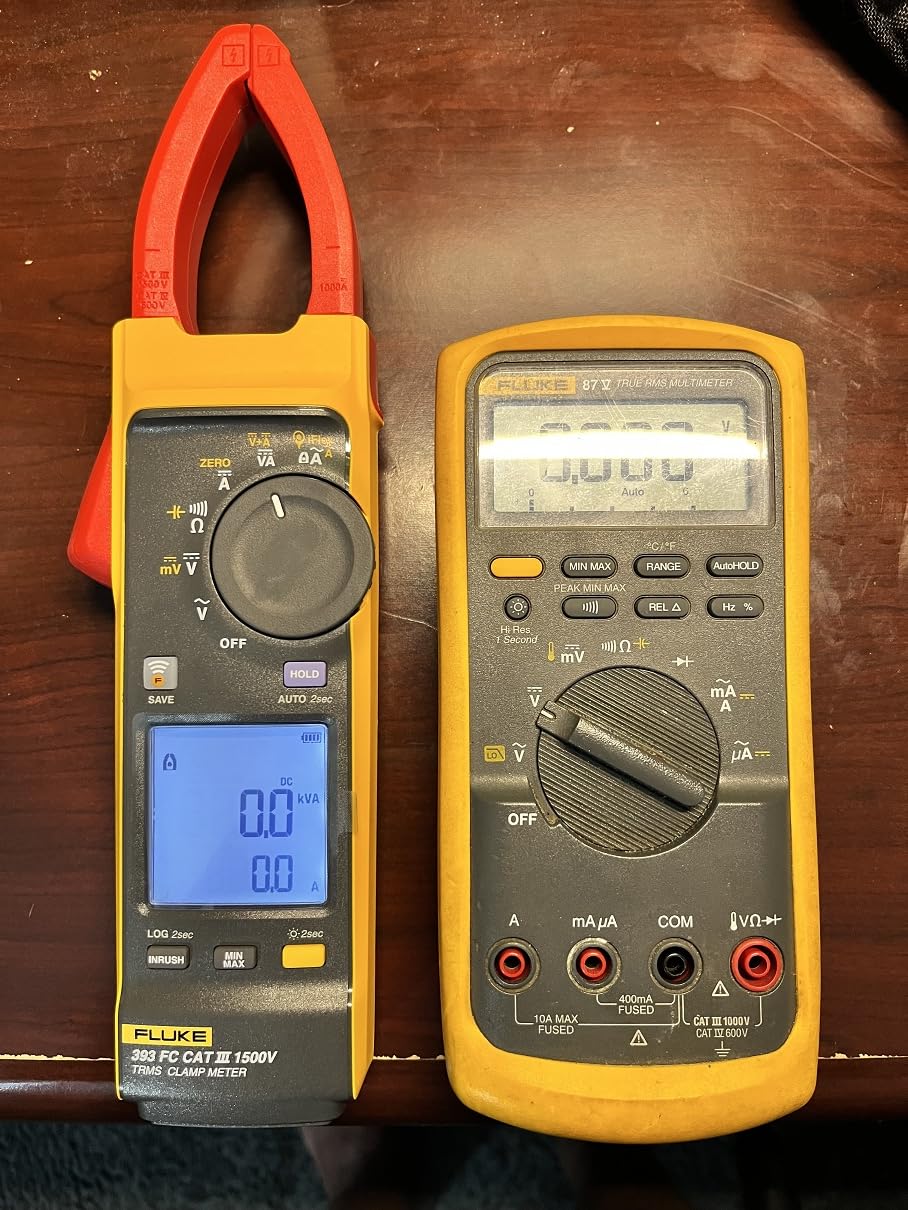 Fluke 393 FC Solar Clamp Meter, CAT III 1500 V, IP54-Rated, DC Power Measurements, Audio Polarity Indicator, Visual Continuity, Fluke Connect Software Enabled, Thin Jaw For Easy Access, Includes iFlex customer photo 2
