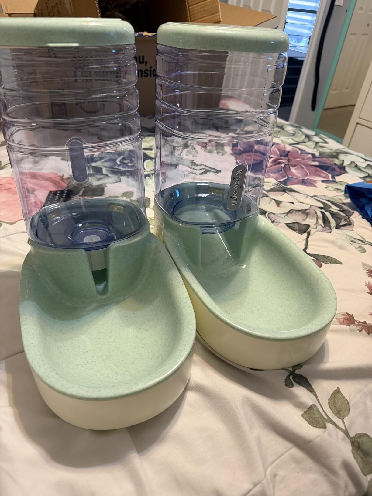Kacoomi Automatic Dog Cat Feeder and Water Dispenser Gravity Food Feeder and Waterer Set with Pet Food Bowl for Small Medium Dog Puppy Kitten, Large Capacity 1 Gallon x 2 customer photo 1