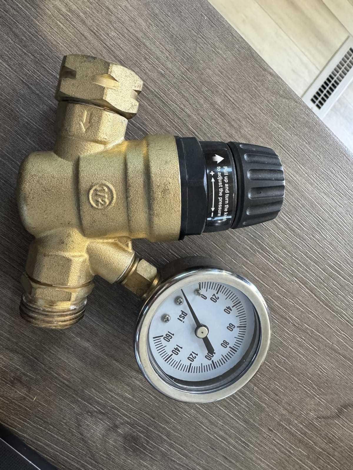 Boltigen RV Water Pressure Regulator with Gauge Lead-Free Brass Knob Adjustable Water Pressure Reducer Valve, for Camper Travel Trailer RV Drinking Water Pressure Adjust, Protecting Plumbing System customer photo 1