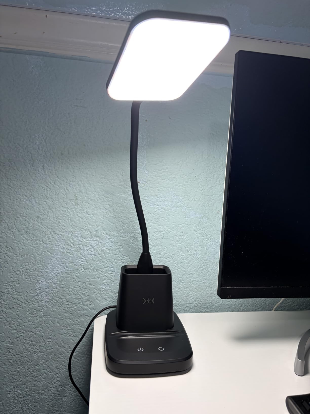LED Desk Lamp with 10W Wireless Charging & Pen Holder, Black customer photo 2