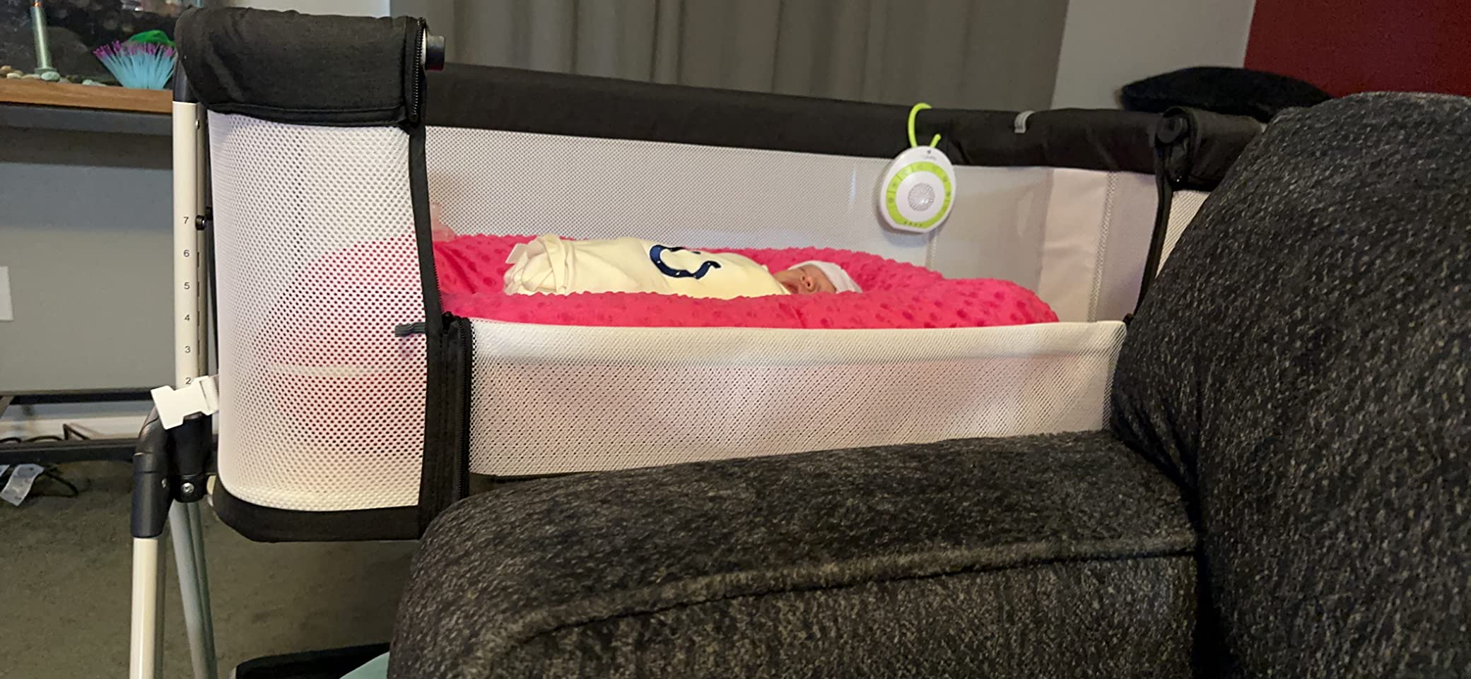 Fodoss Baby Bassinet Bedside Sleeper with Wheels and Storage Tray,4-Sided Mesh Bedside Bassinet for Infant/Newborn,7 Height Adjustable Easy Folding Bedside Crib customer photo 1