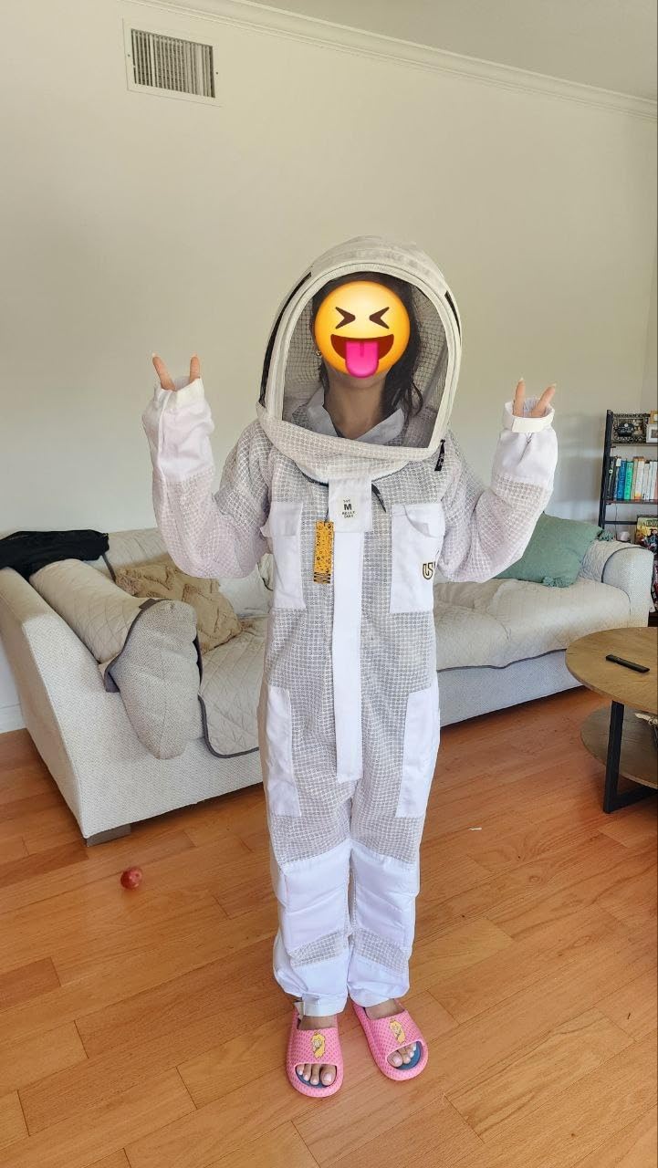 3-Layer Ultra Ventilated Sting Proof Bee Suit for Men & Women – Premium Beekeeping Suit with Bee Gloves & Two Detachable Beekeeping Veils (White XL) customer photo 2