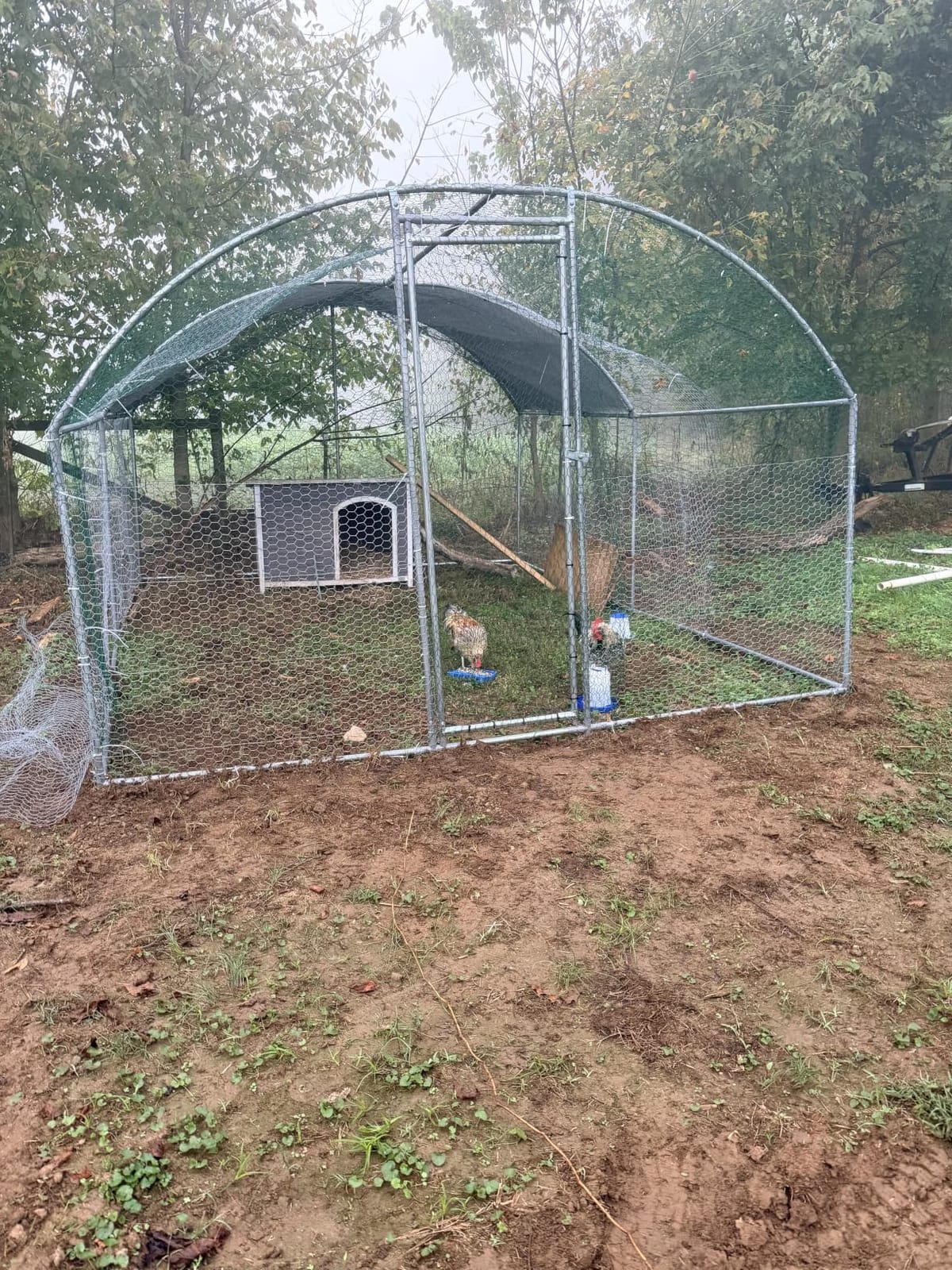 VEVOR Large Metal Chicken Coop with Run, 13.1 x 9.8 x 6.5 ft Walkin Chicken Coop for Yard with Waterproof Cover, Dome Roof Large Poultry Cage for Hen House, Duck Coop and Rabbit Run customer photo 1