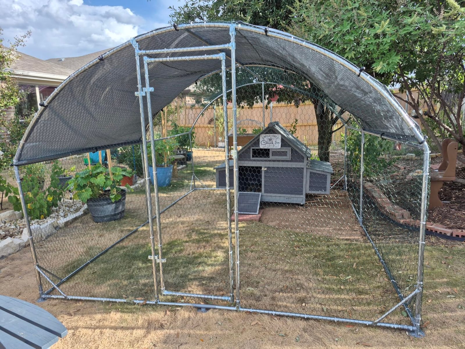 Large Metal Chicken Coop Spire Top Upgrade Tri-Supporting Wire Mesh Chicken Run,Chicken Pen with Water-Resident and Anti-UV Cover,Duck Rabbit House Outdoor (19.5'L x 10'W x 6.5'H) customer photo 2