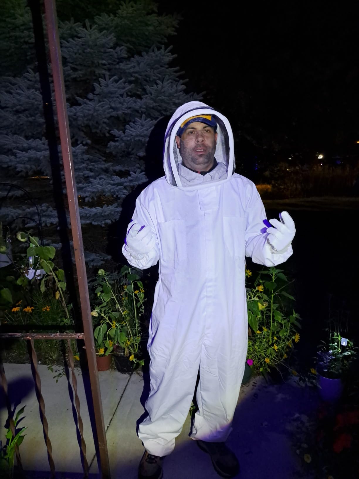 Bee Suit for Men, Full Body Beekeeper Suit with Gloves and Veil M customer photo 1