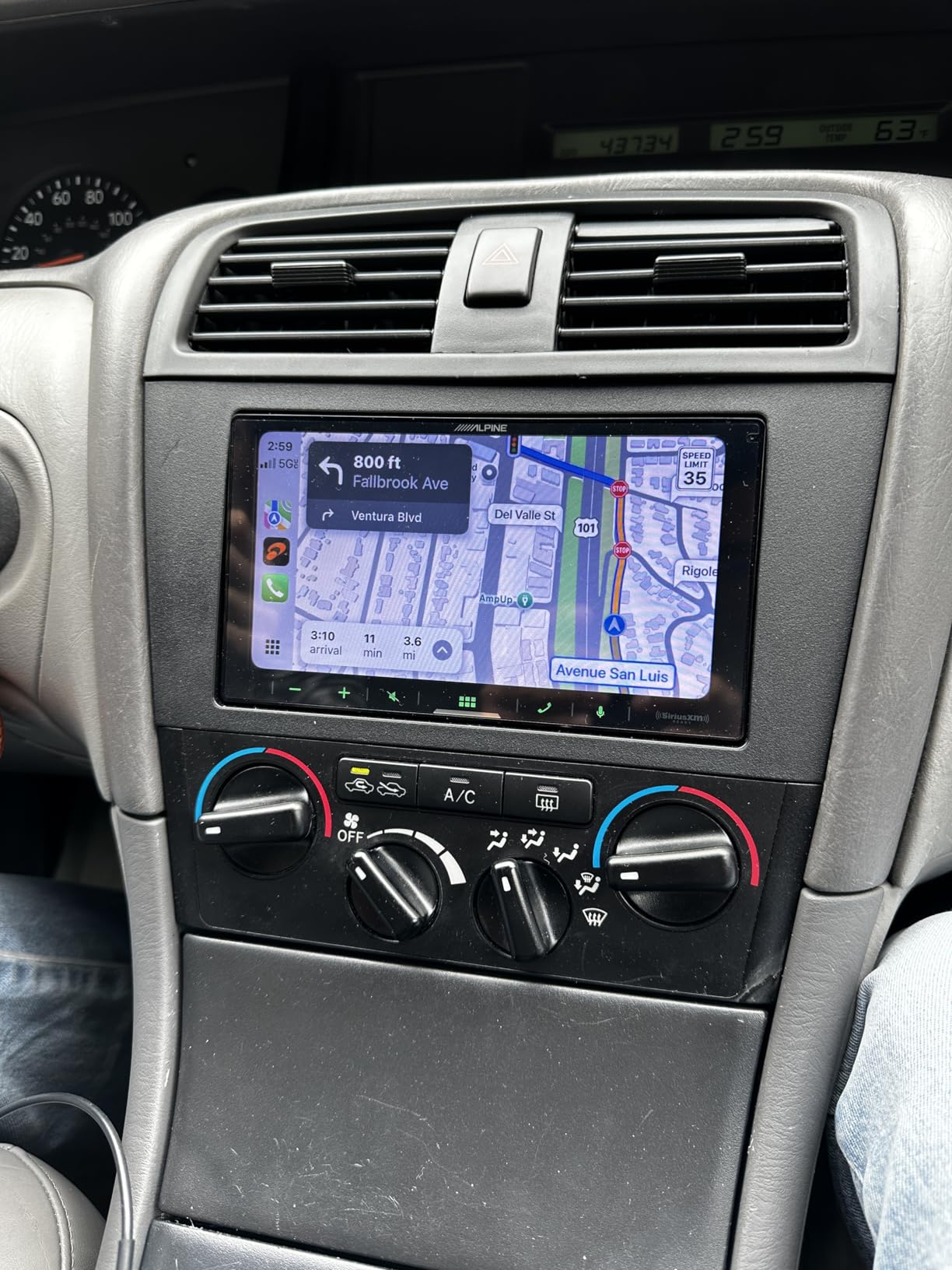 Alpine iLX-W670 Digital Multimedia Receiver with CarPlay and Android Auto Compatibility customer photo 2