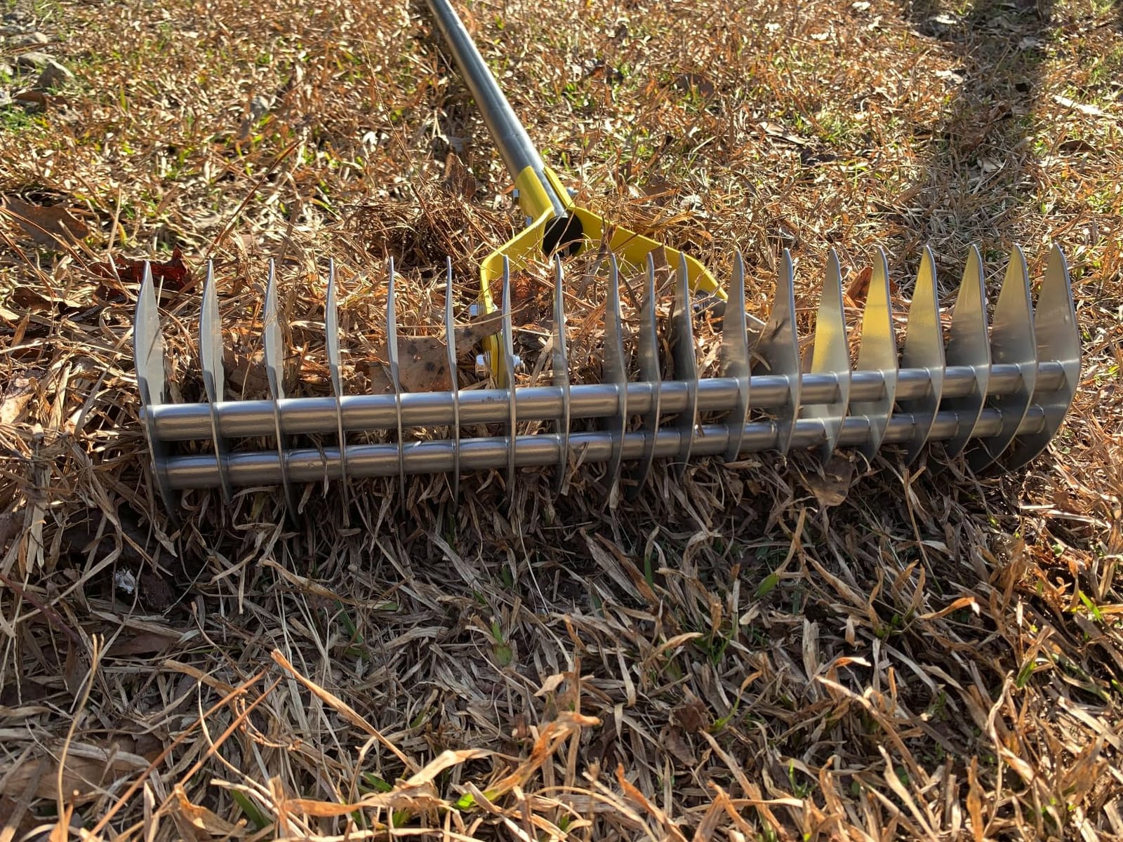 BARAYSTUS Thatch Rake, 15‑Inch Wide Dual‑Side Dethatching Rake for Lawn customer photo 1