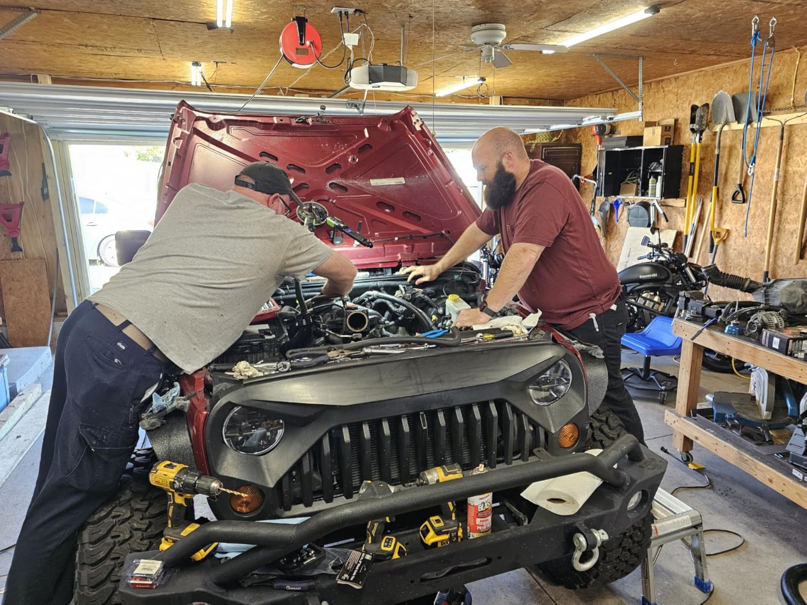 SYLSTAR Work Light for Mechanic, 2400LM LED, 4400mAh Rechargeable, Magnetic, Underhood Work Light with Hooks for Car Repairing/Inspection/Garage/Workshop/Emergency customer photo 2