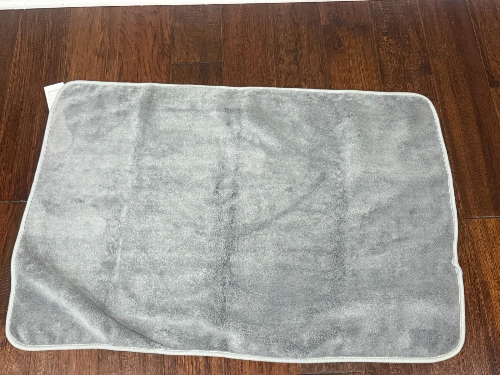 Amazon Basics Super Absorbent Microfiber Car Drying Towel, Scratch-Free, Streak-Free, Lint-Free, 36