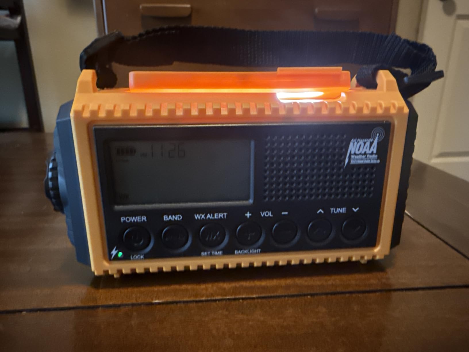 Raynic Emergency Radio, 12000mAh/44400mWh Battery Operated Weather Radio, Solar Hand Crank Radio with AM/FM/SW/NOAA Alert, Cell Phone Charger, Type-C Charging, Flashlight and SOS Siren customer photo 2