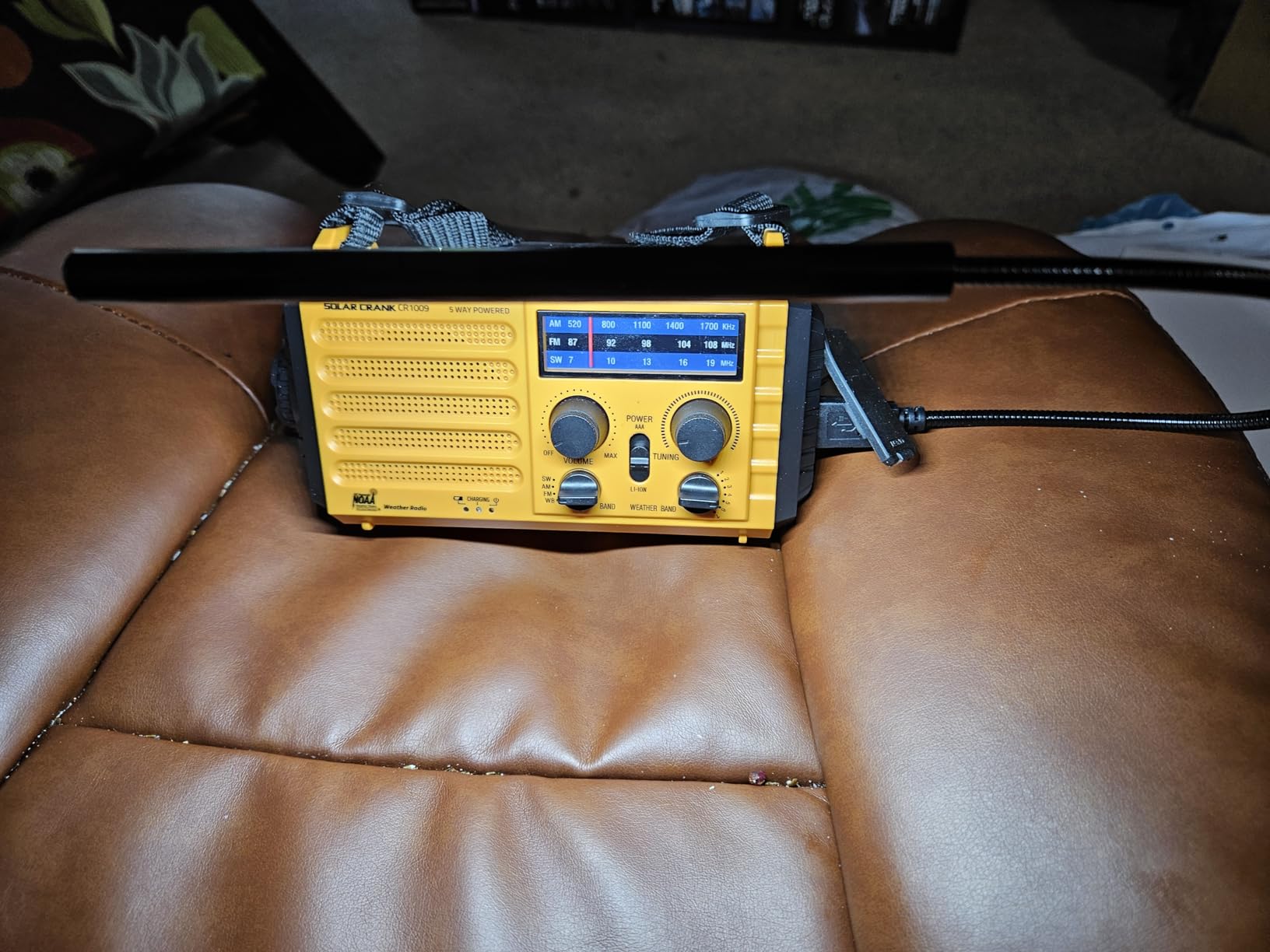 Eoxsmile NOAA Emergency Weather Radio Hand Crank Solar 12000mAh Battery customer photo 2