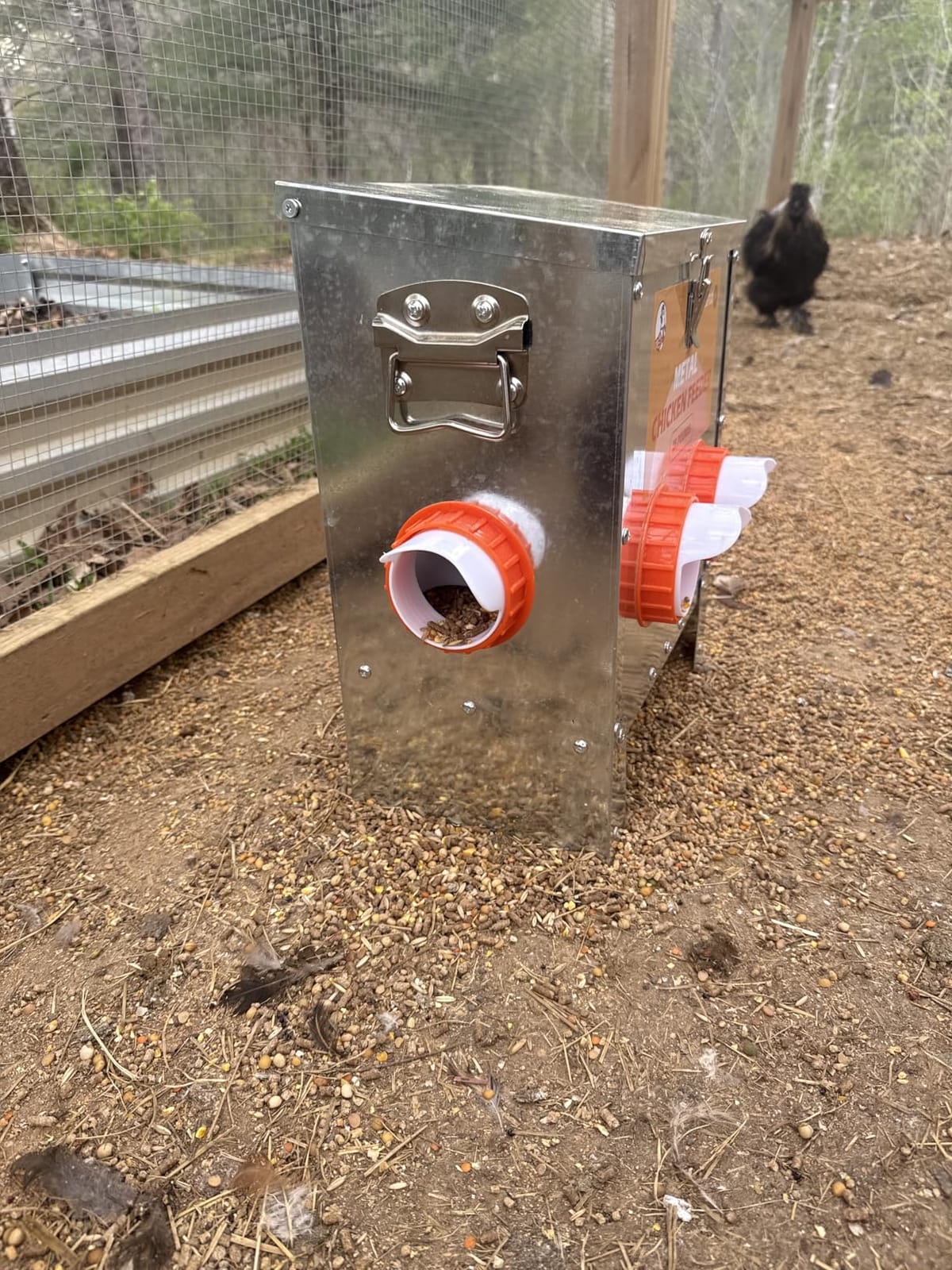 Automatic Chicken Feeder No Waste Metal Poultry Feeder Large Capacity 85lbs for Chickens, Geese, Ducks, Turkeys, Quails (10-Port) customer photo 1