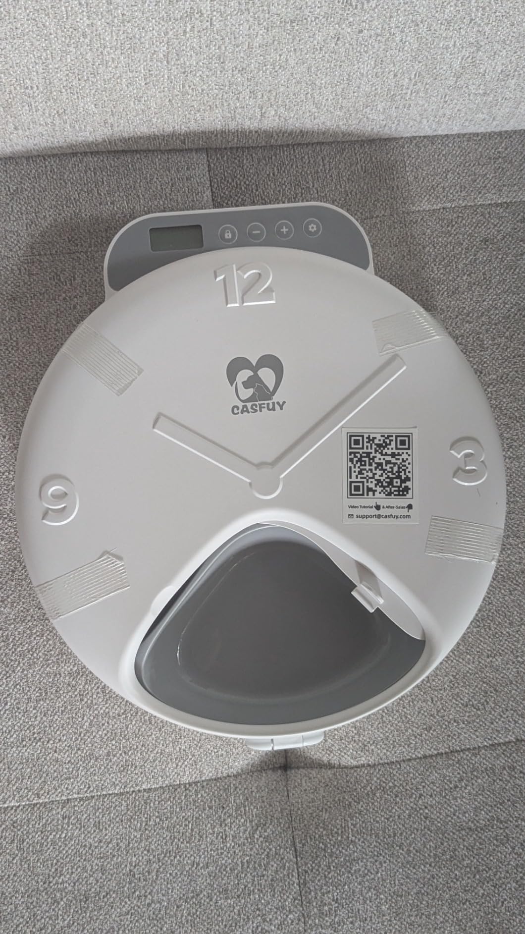 Casfuy Battery-Operated Automatic Cat Feeder - Whisker Friendly Automatic Cat Food Dispenser for Wet Dry Food Cordless 4-Meal Auto Feeder for Cats Small Dogs with Programmable 12H/24H Format Timer customer photo 1