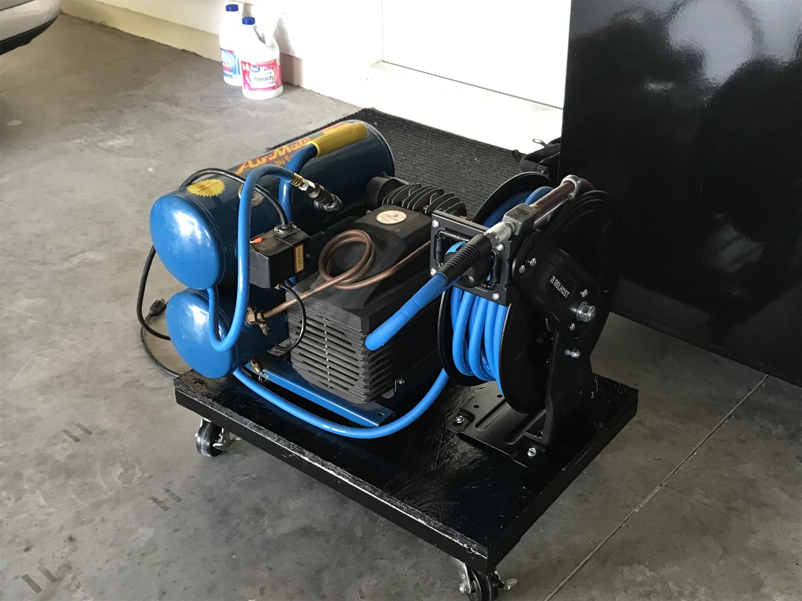 Relhost Retractable Air Hose Reel, 50 ft x 3/8 in Hybrid Air Hose Max 300PSI, Heavy Duty Air Compressor Hose Reel with Auto Rewind, Ceiling/Wall Mount for Garage, Workshop, Home Studio customer photo 1