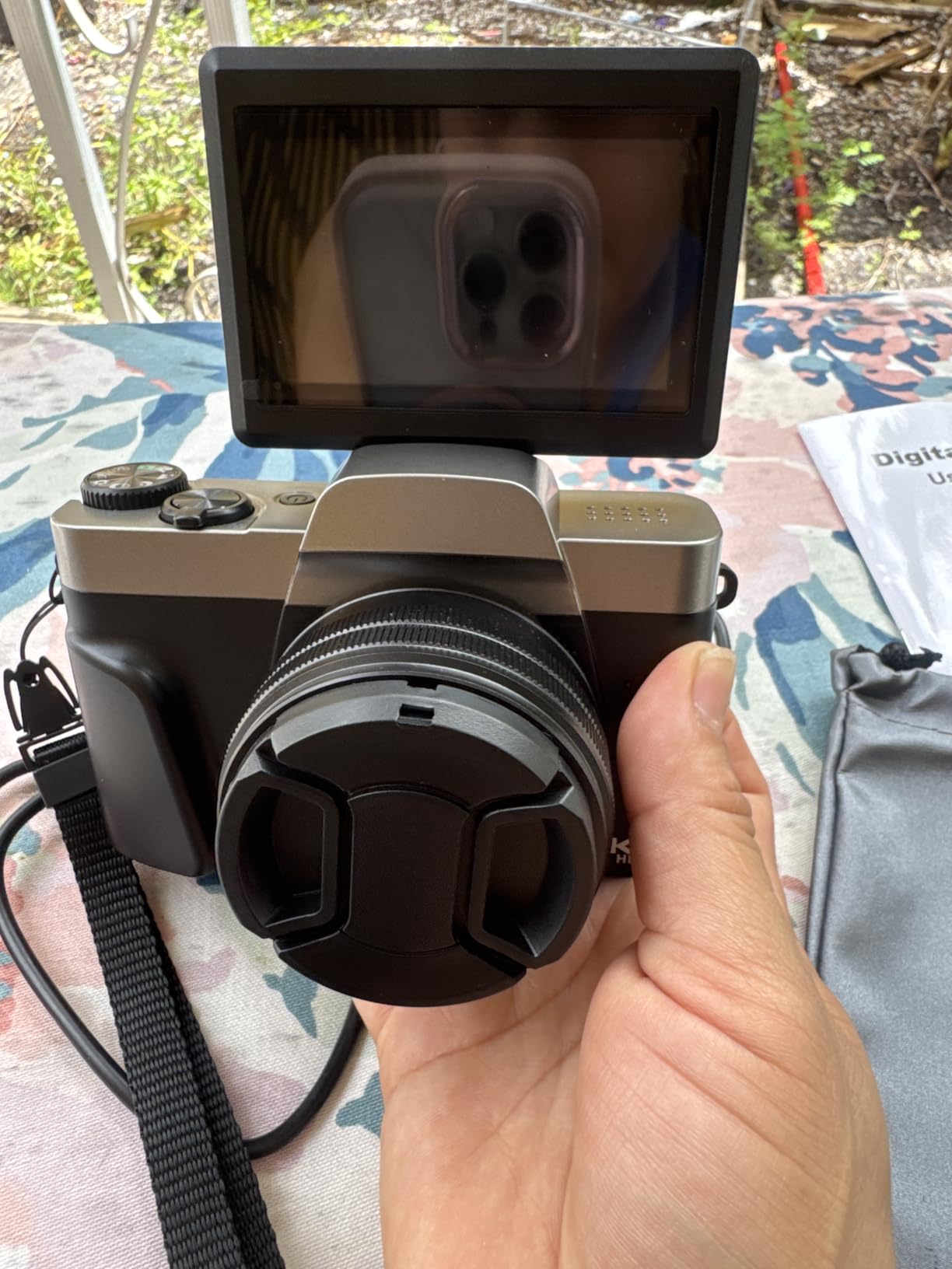 4K Digital Camera for Photography with WiFi 64MP Auto-Focus Vlogging Camera for YouTube Video 3'' 180° Flip Screen 4K Cameras 16X Zoom Anti-Shake Compact Point and Shoot Cameras with SD Card customer photo 2
