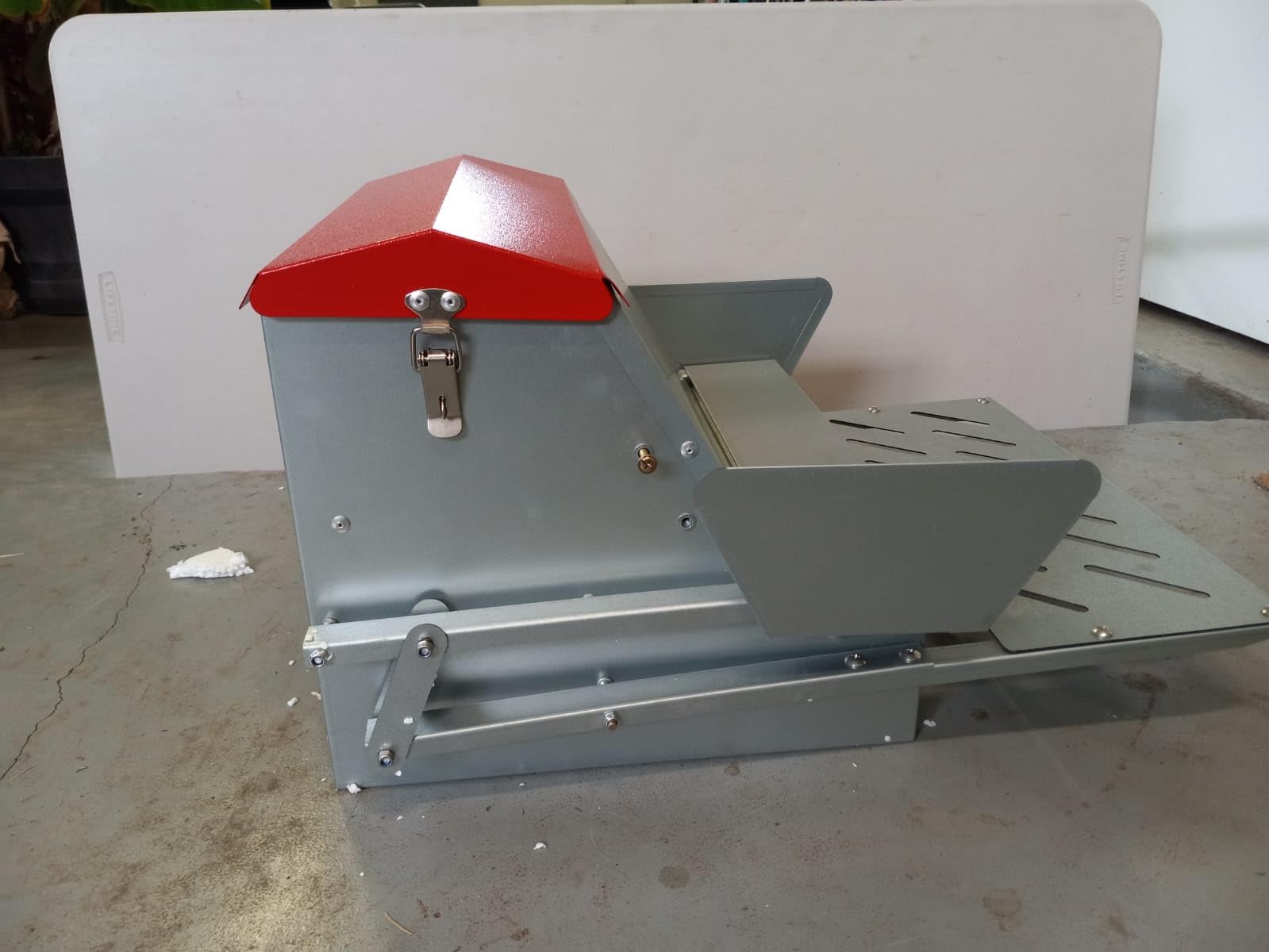 25lbs Automatic Chicken Feeder-Steel Treadle Poultry Feeder Weatherproof customer photo 2