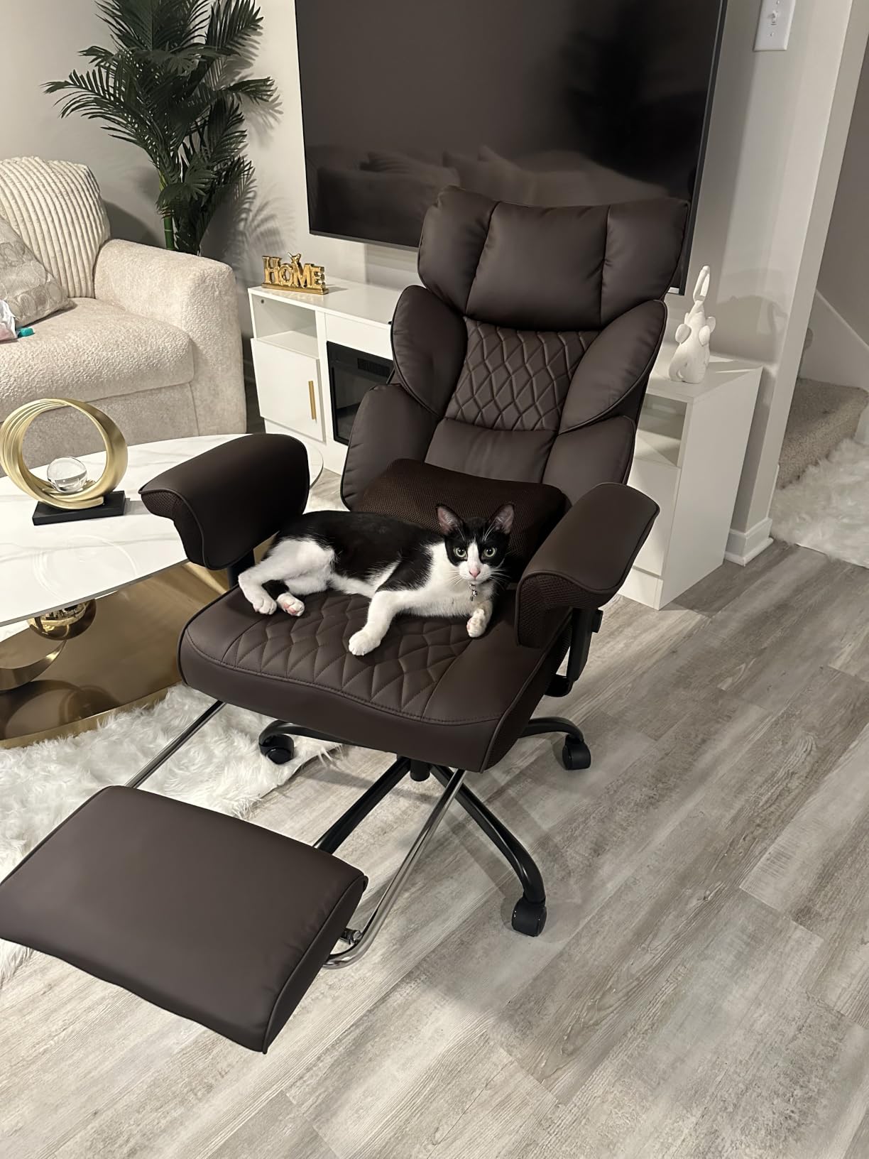 Misolant Big and Tall Office Chair with Footrest, High Back Executive Desk Chair with Adjustable Lift Armrest, 155°Recline，Lumbar Support Pillow, Faux Leather Gaming Chairs for Home or Office Black customer photo 1