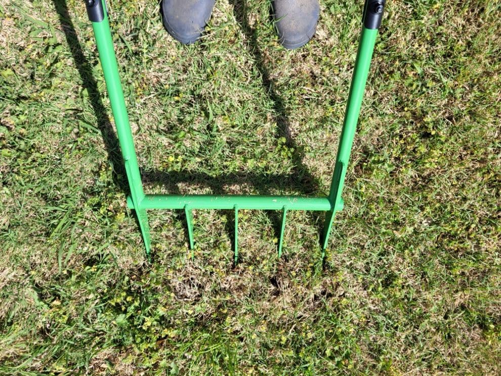 56'' Heavy Duty Broadfork for All the Soils, Unbreakable Pitchfork, 5 Sharp Cambered 11'' Tines Bord Fork Garden Tool, Ergonomic Handles, Good Package, Easy Assembly, Cultivator & Tiller, Green. customer photo 2