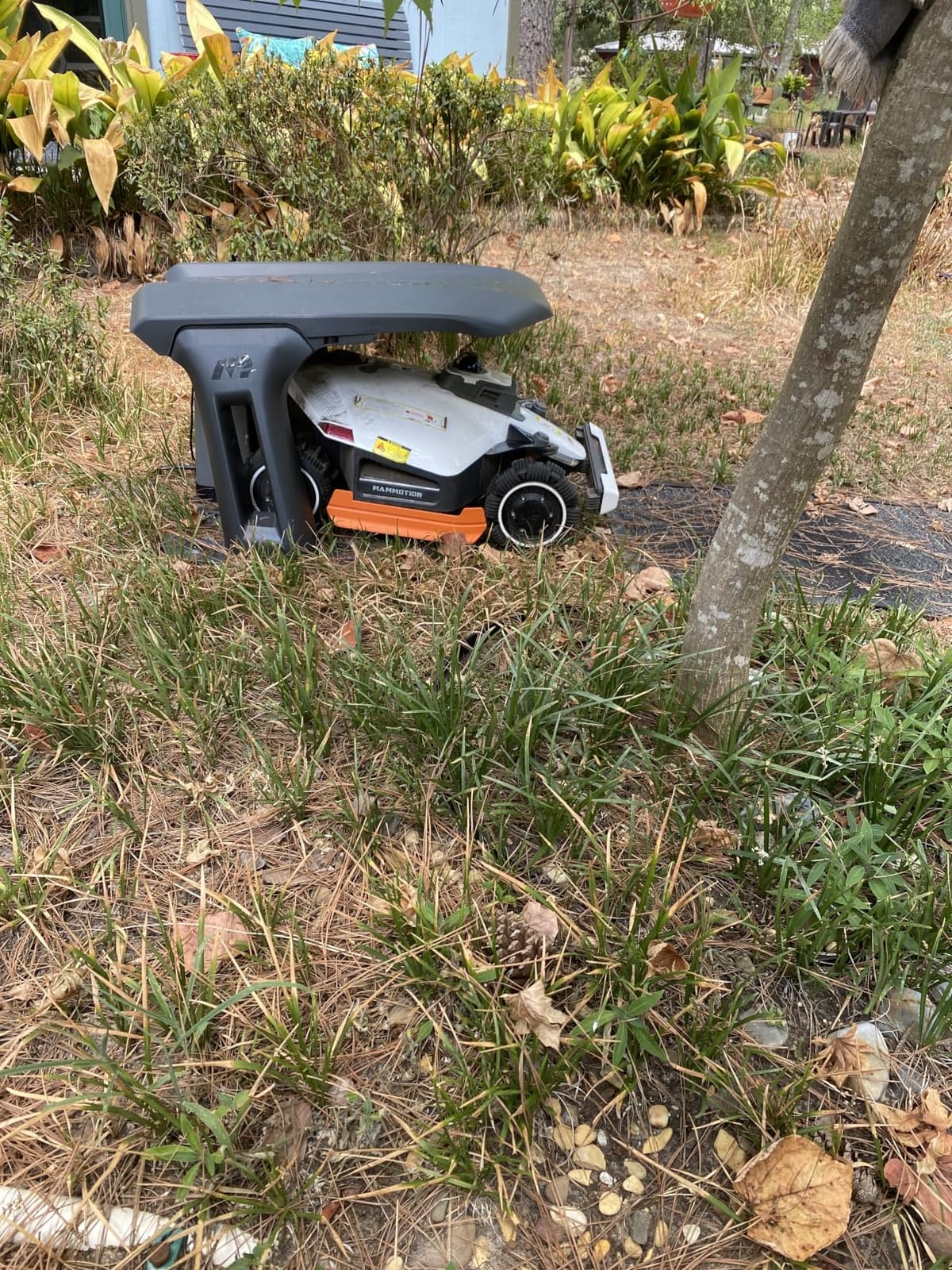 Mammotion LUBA 3 AWD 3000 Robot Lawn Mower for 0.75 Acre, 360° LiDAR+NetRTK+AI Vision Tri-Fusion Positioning, All-Wheel-Drive for 80% Slopes, 30 Multi-Zone Management, Cutting Height 1.0