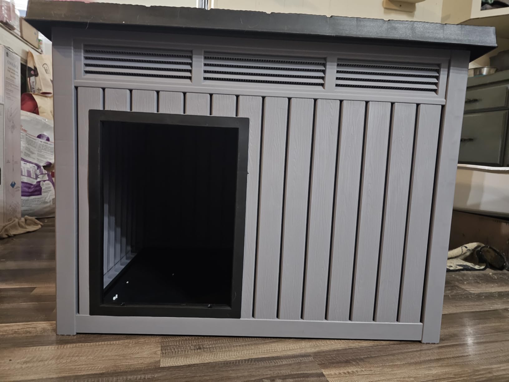 VIXZEN Chicken Coop, Resin PP Material Outdoor Duck House, Wood Grain Finish Sloped Roof Poultry Shelter, Gas Strut Top Opening Ventilated Duck Coop with Spacious Interior & Easy Assembly（Black） customer photo 1