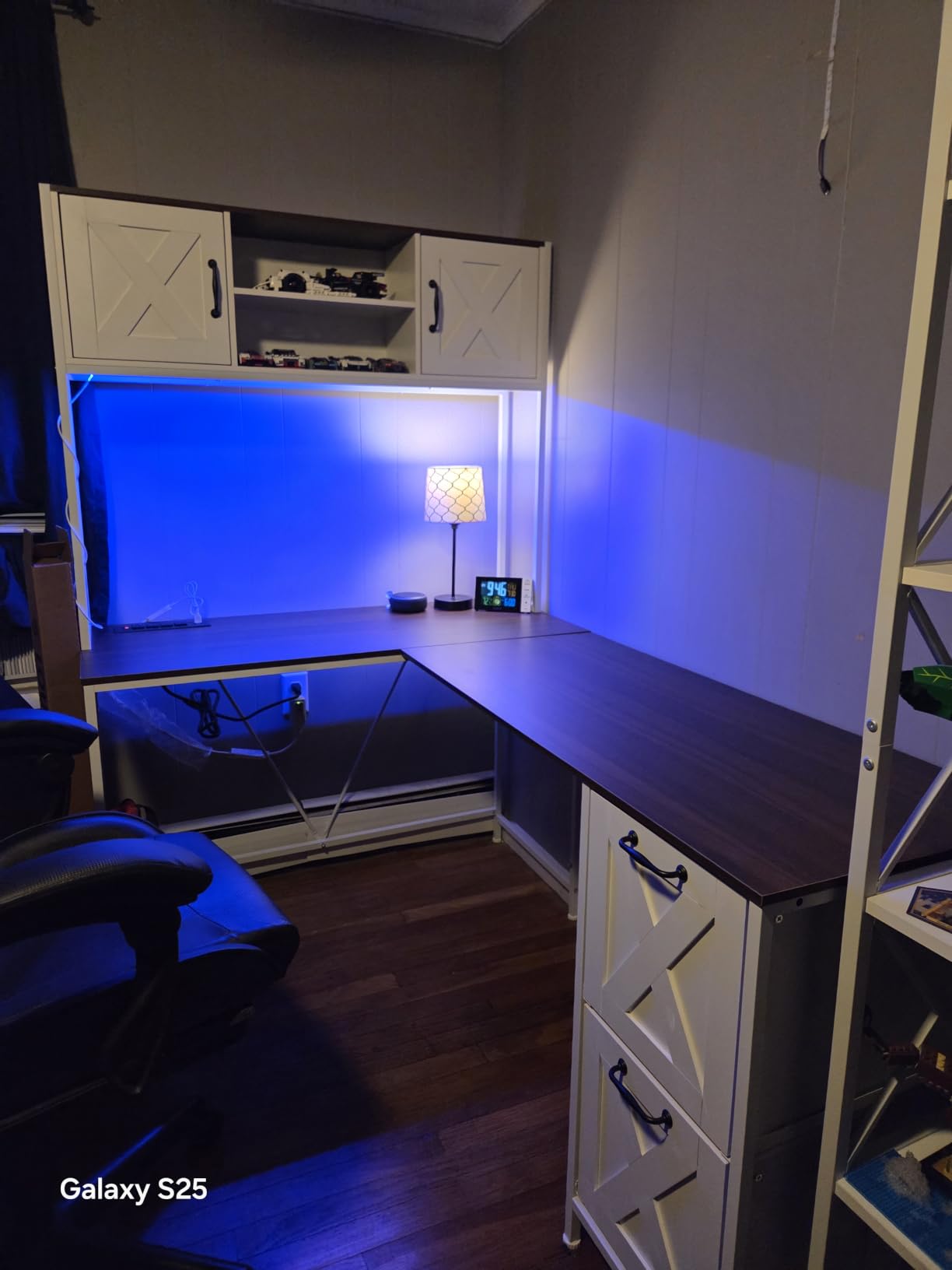 SEDETA Reversible Farmhouse L Shaped Computer Desk with Drawers, Hutch customer photo 2