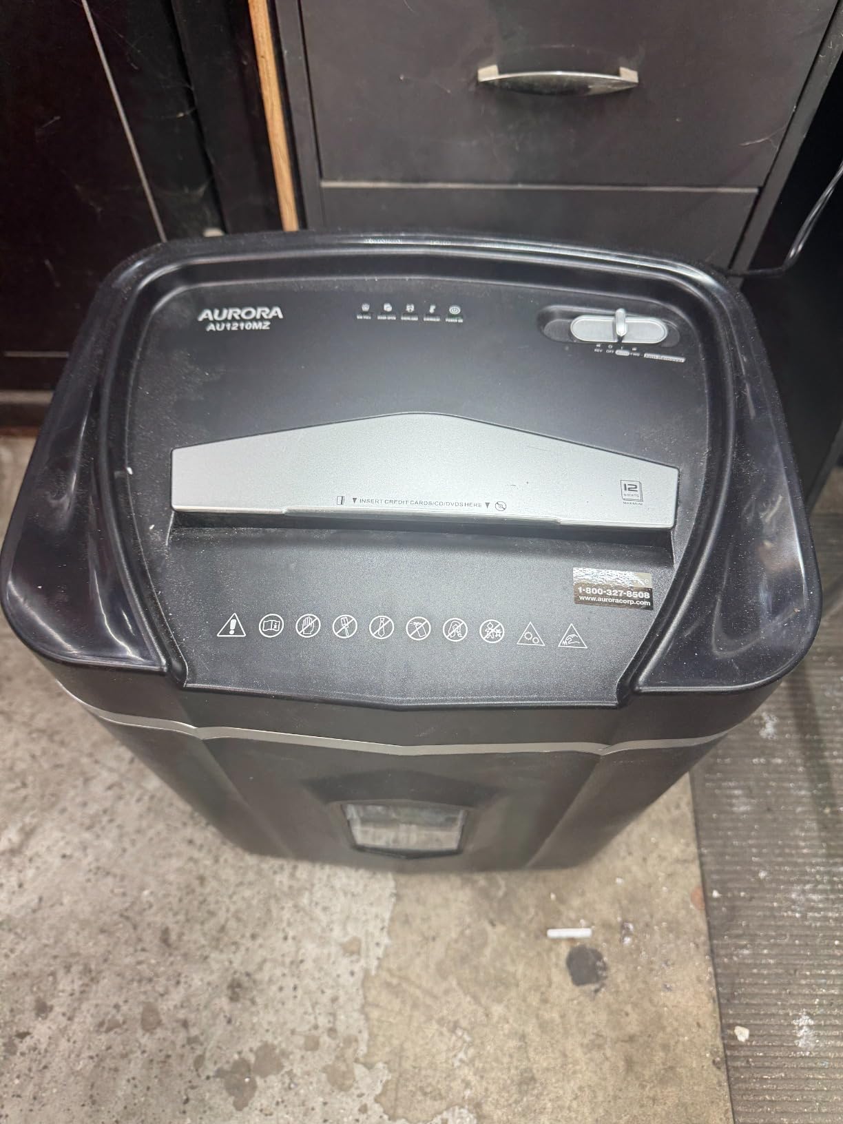 Aurora High Security AU110MB 110-Sheet Auto Feed Micro-Cut Paper and Credit Card Shredder with 4 Gallon Pullout Basket / 30 Minutes/Security Level P-4 (White/Black) customer photo 1